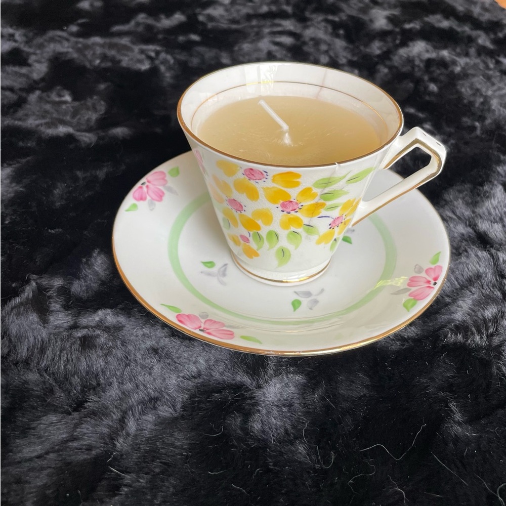 💠 Teacup and saucer hand poured lavender and rose essential oil candle.